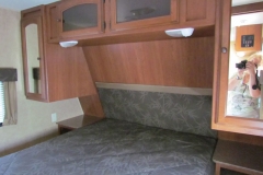 29ft Dutchmen Travel Trailer Queen Bed